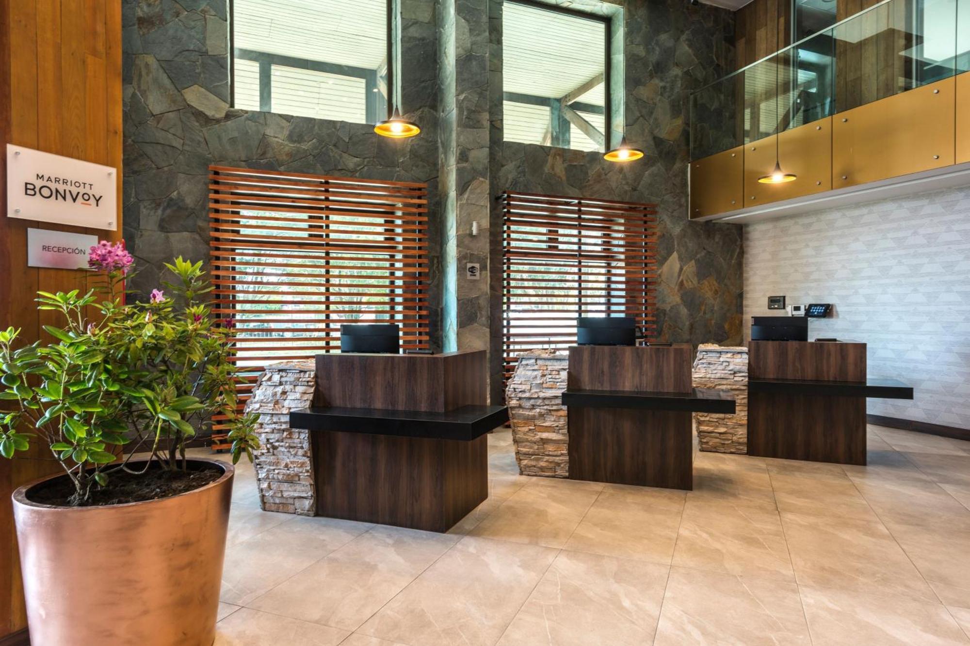 Courtyard By Marriott